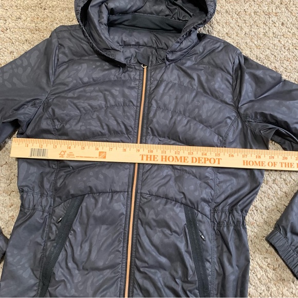 Lululemon Spring Fling Puffy Windbreaker Animal Swirl Black Women's 8 - Picture 5 of 16